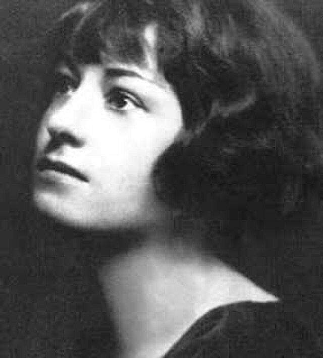 Dorothy Parker in her early years